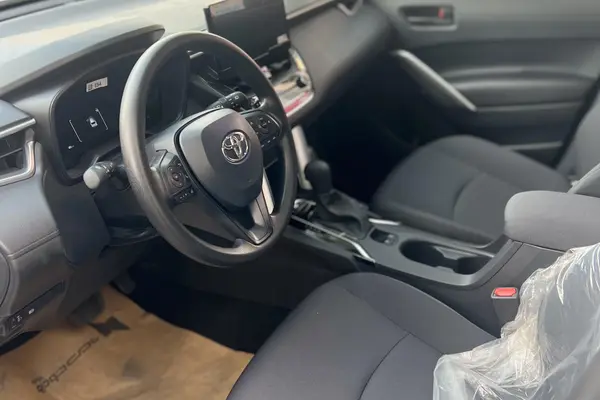 تویوتا، کرولا کراس هیبرید