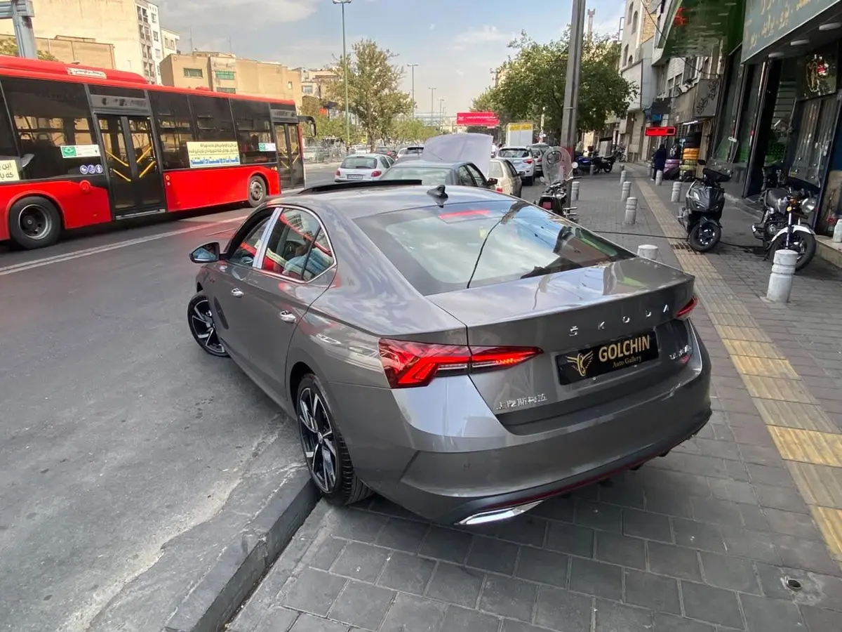 اشکودا،  اوکتاویا پرو