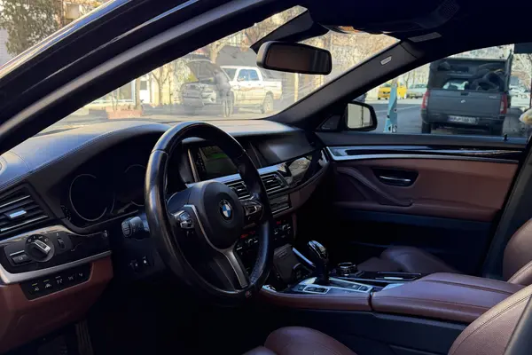 ب ام و، سری 5 سدان