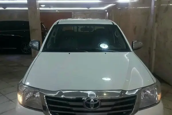 تویوتا، هایلوکس دو کابین