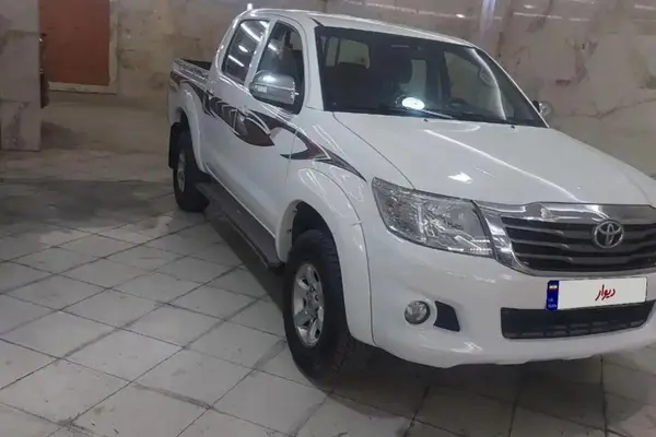 تویوتا، هایلوکس دو کابین