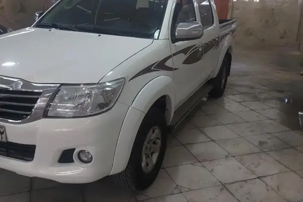 تویوتا، هایلوکس دو کابین