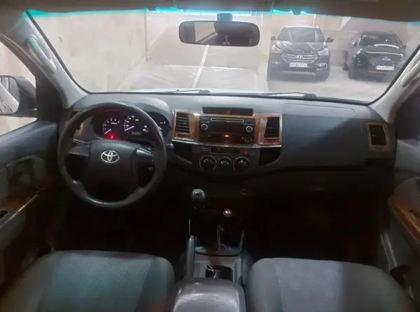 تویوتا، هایلوکس دو کابین