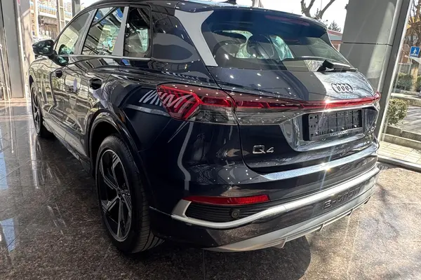 آئودی  Q4 e-tron