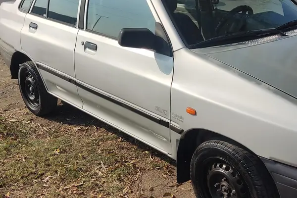 پراید، صندوق دار