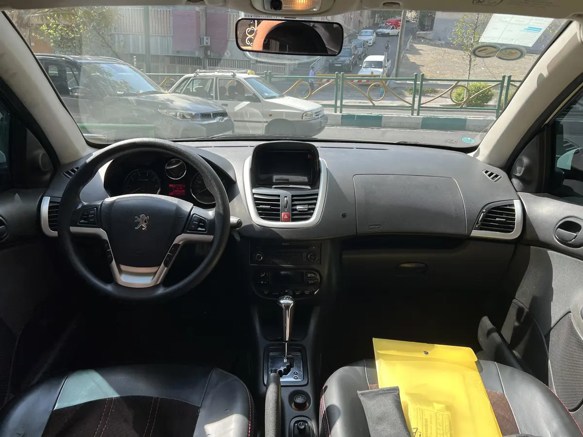 پژو،  207