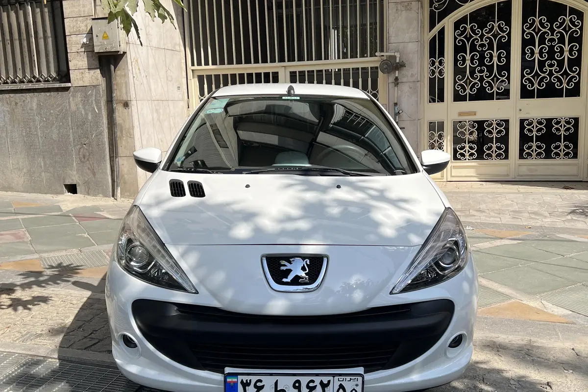 پژو،  207