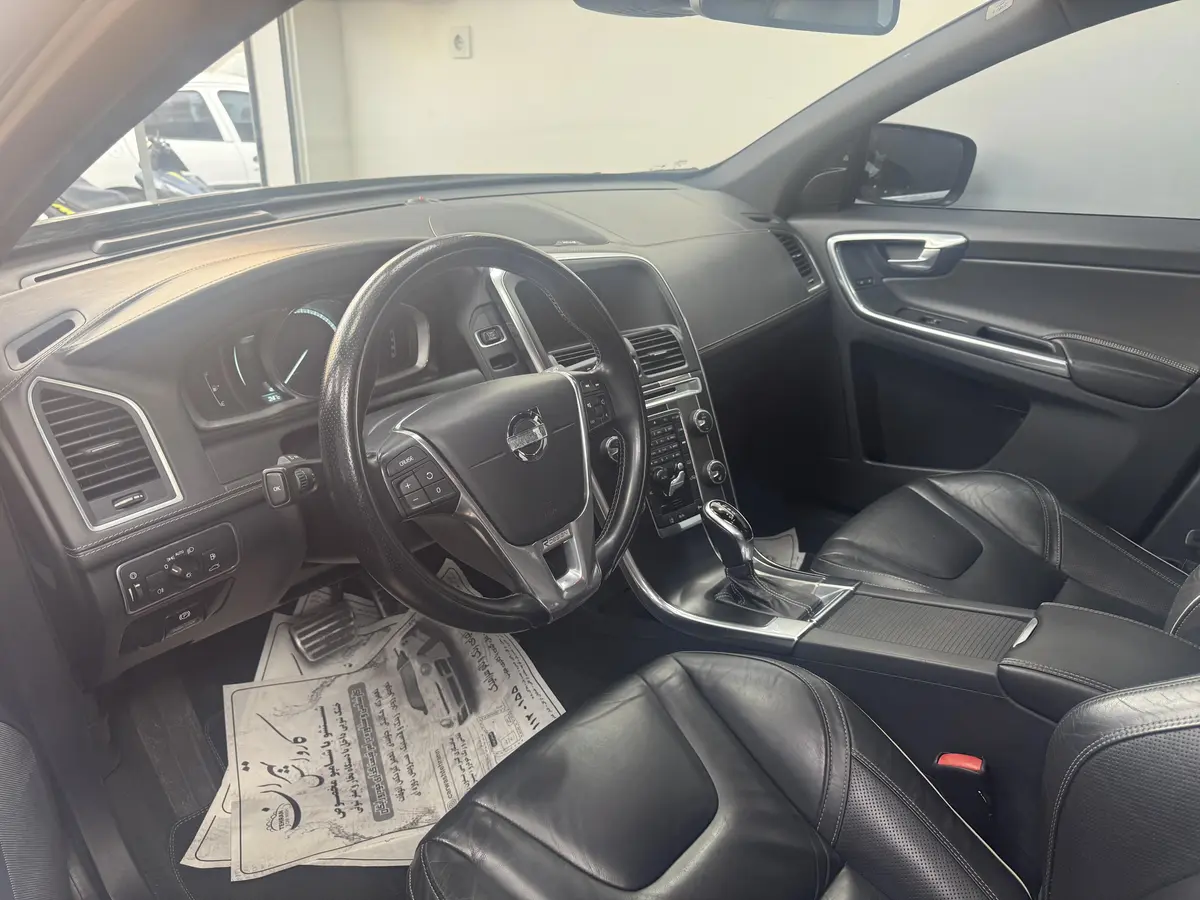 ولوو،  XC60