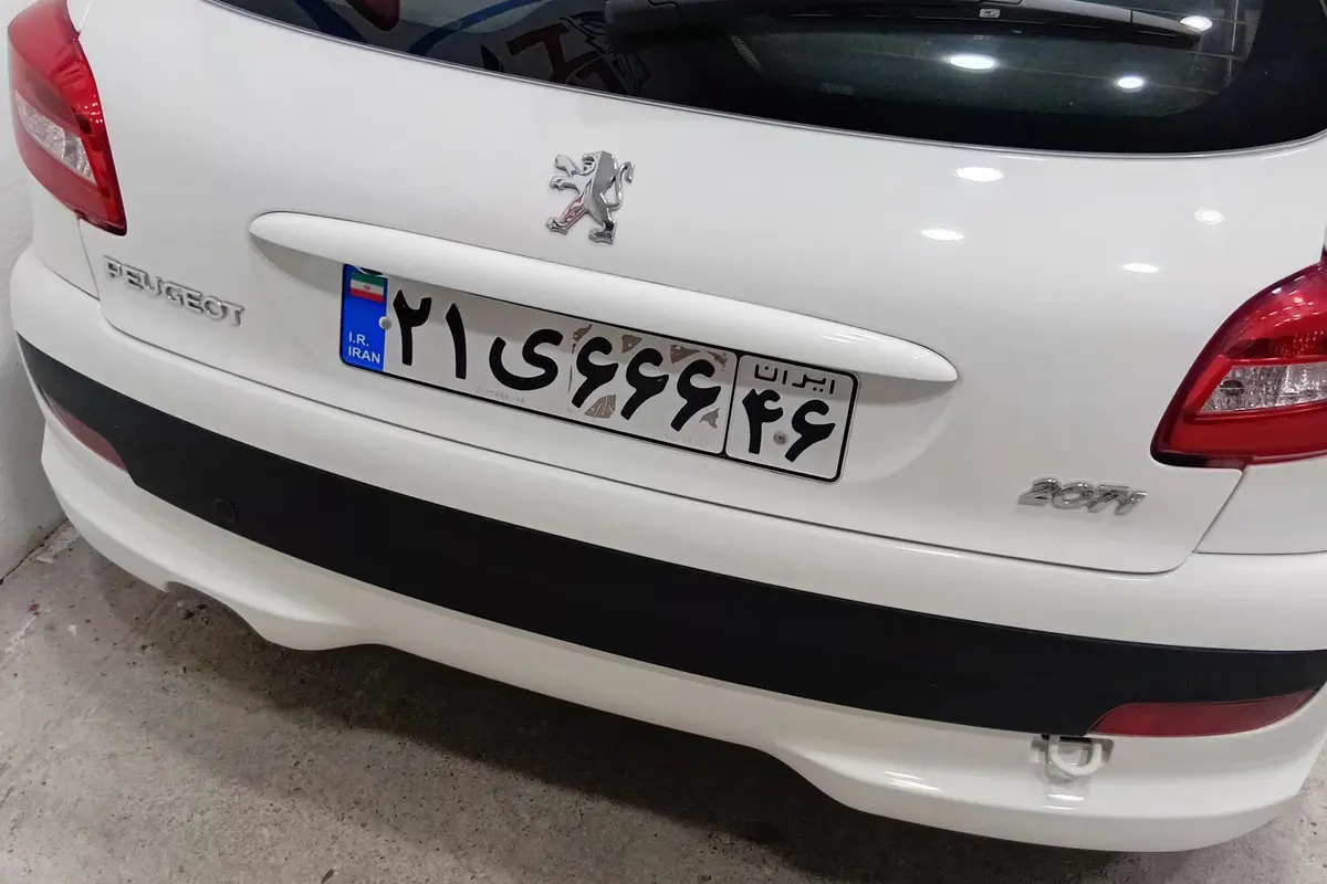 پژو،  207