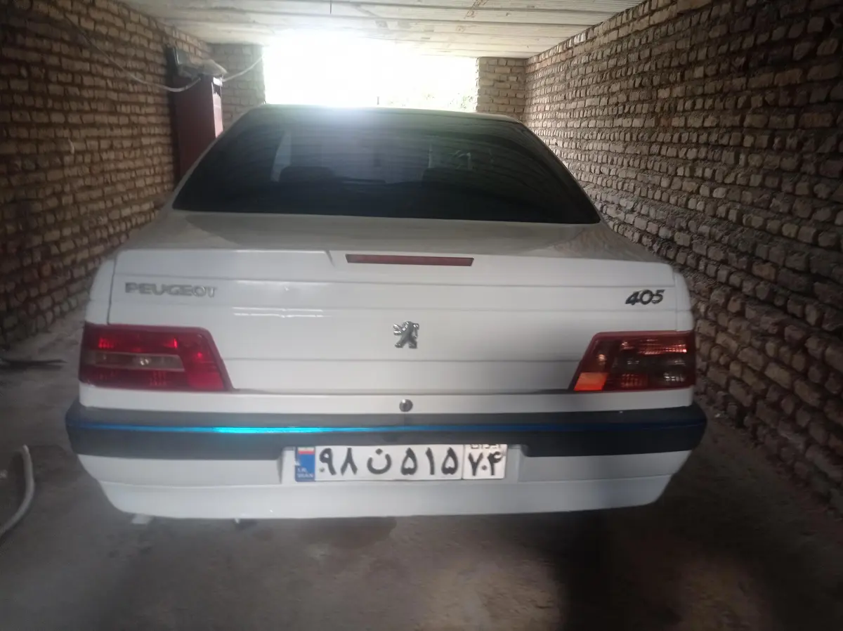 پژو،  405