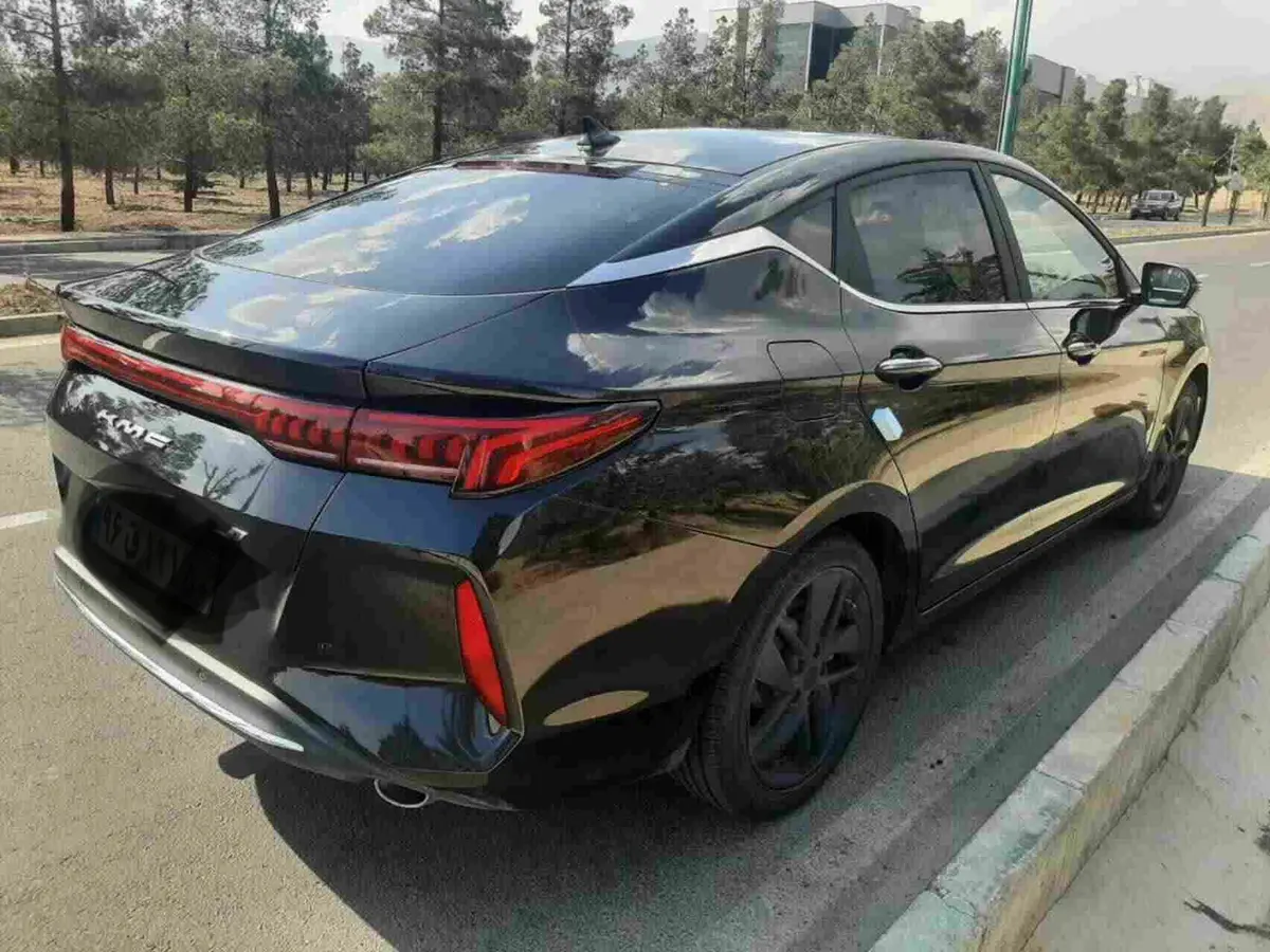 کی ام سی  J7