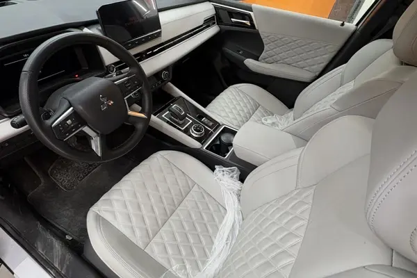 میتسوبیشی، اوتلندر