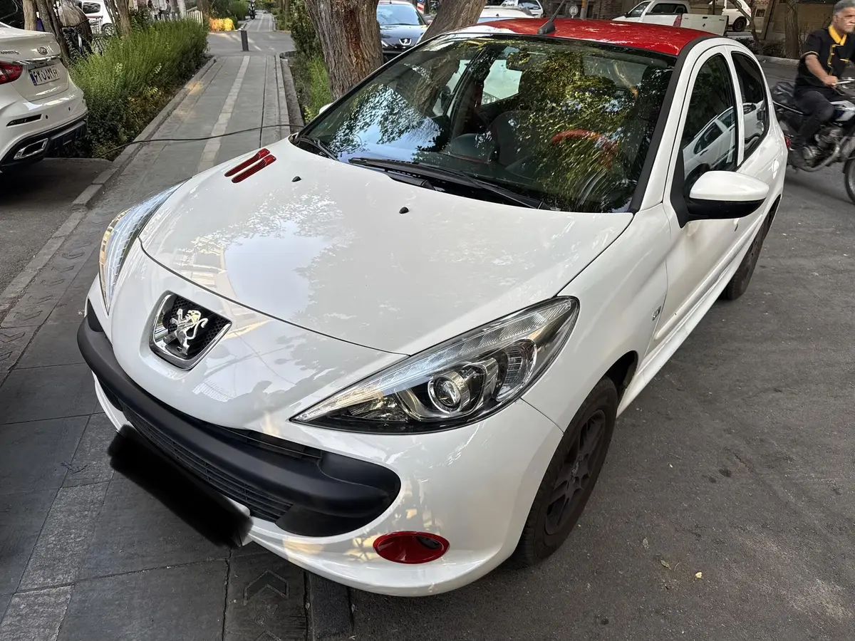 پژو،  207