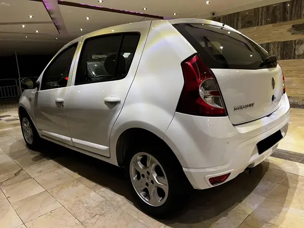 رنو، ساندرو