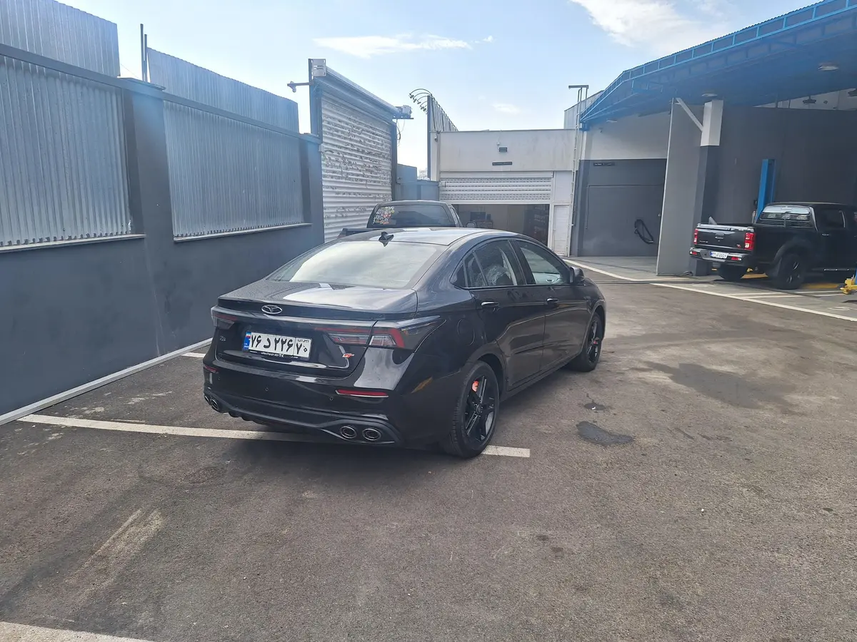 فونیکس،  آریزو 6 جی تی (Z6 GT)
