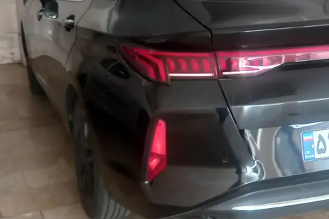 کی ام سی، J7