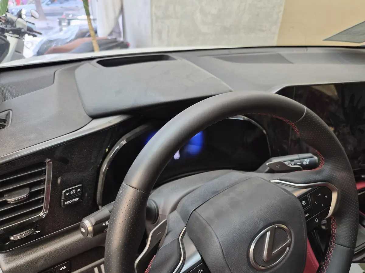 لکسوس،  NX