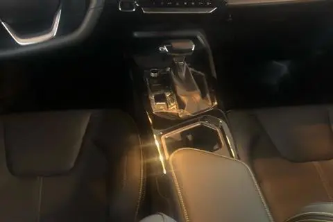 حواله ام وی ام، X33 کراس