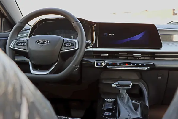 ام وی ام، X33 کراس