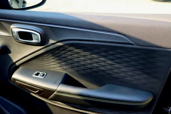 ام وی ام، X33 کراس