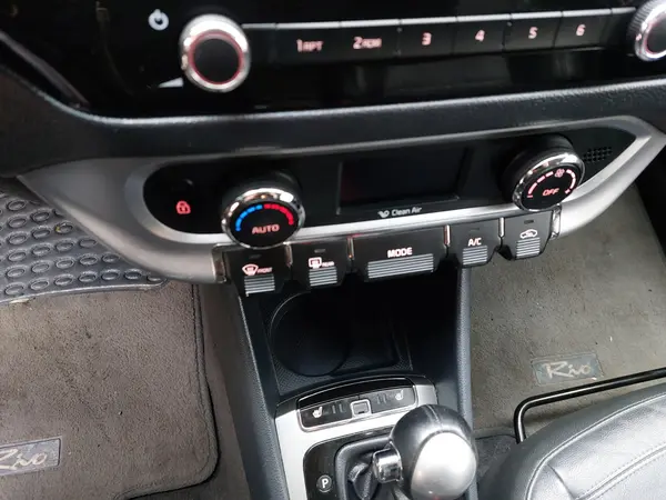 کیا، ریو هاچ بک