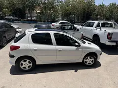 پژو، 206
