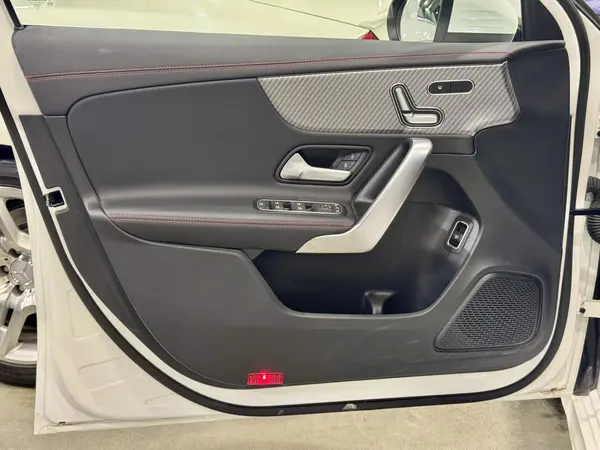 بنز، کلاس A سدان