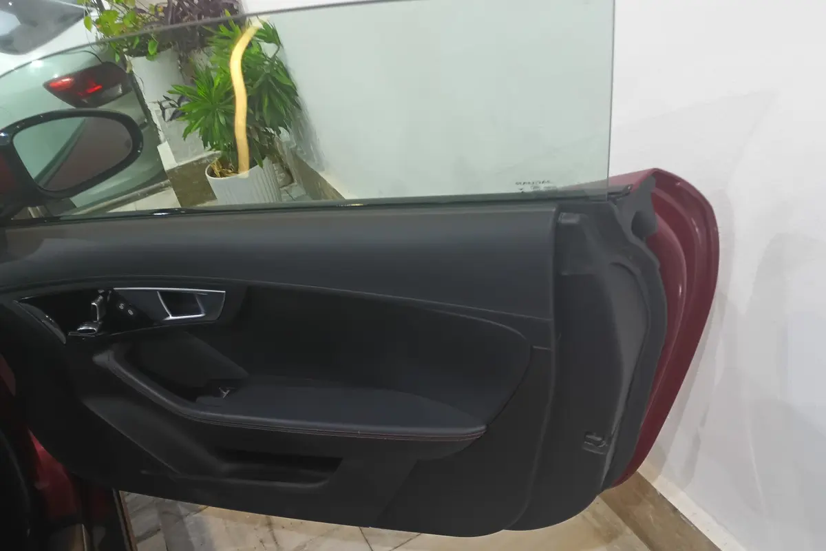 جگوار،  F TYPE