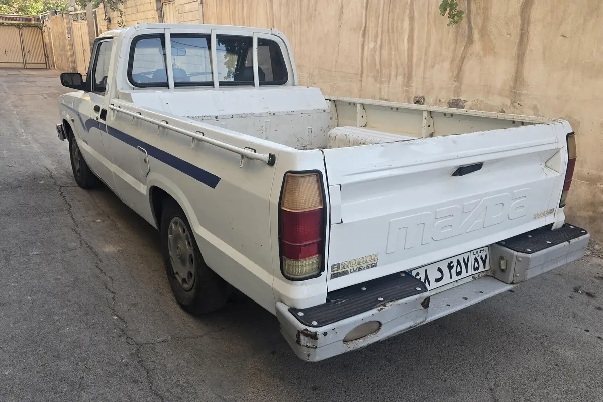 مزدا  وانت تک‌کابين