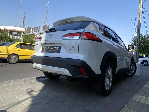 تویوتا، کرولا کراس هیبرید