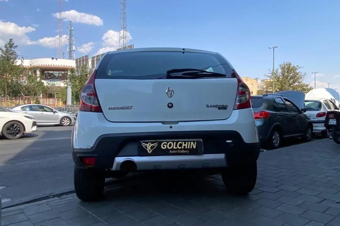 رنو،  ساندرو استپ وی