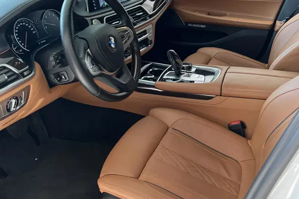 ب ام و، سری 7