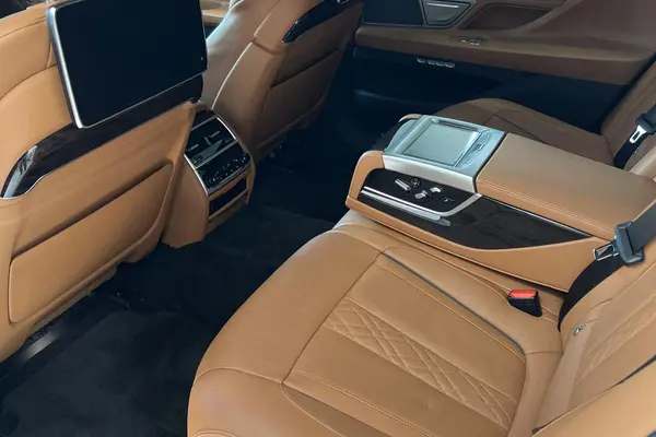 ب ام و، سری 7