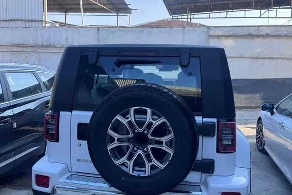 بایک، BJ40L