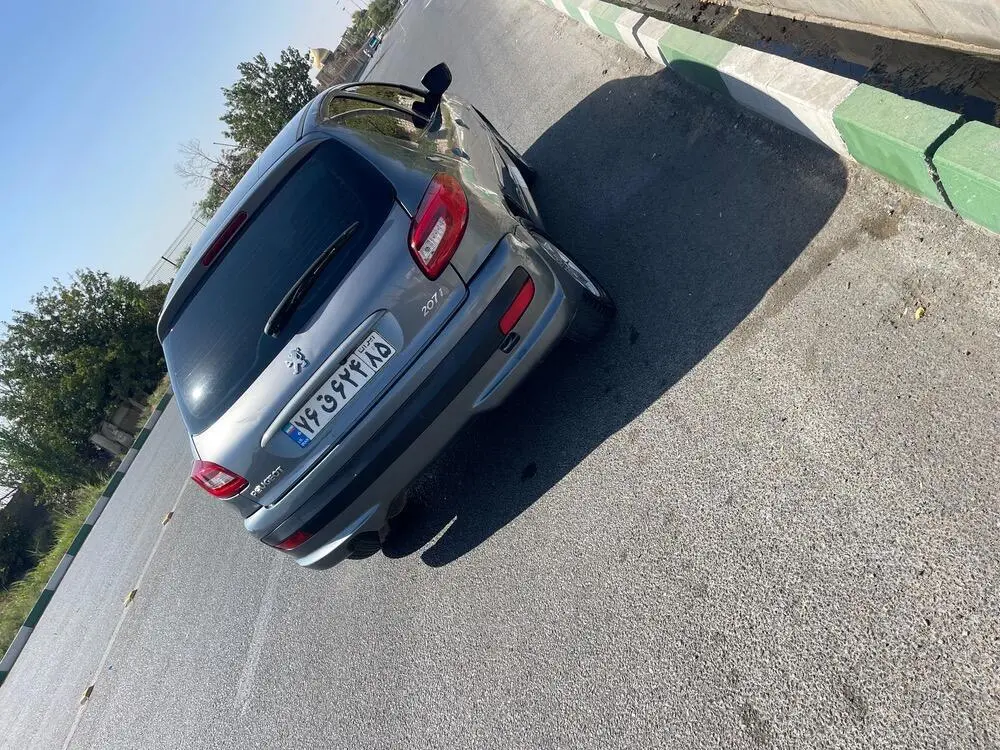 پژو،  207