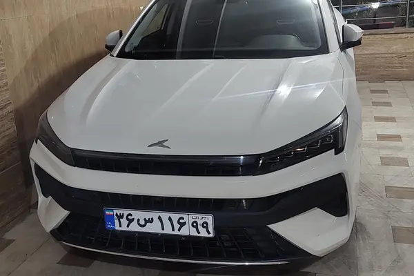 کی ام سی  J7