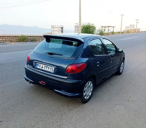 پژو، 206