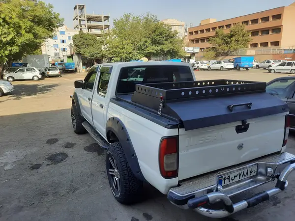 نیسان، پیکاپ دو کابین