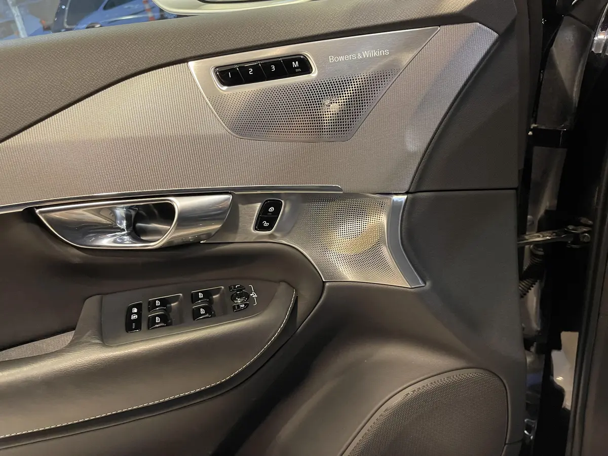 ولوو،  XC90