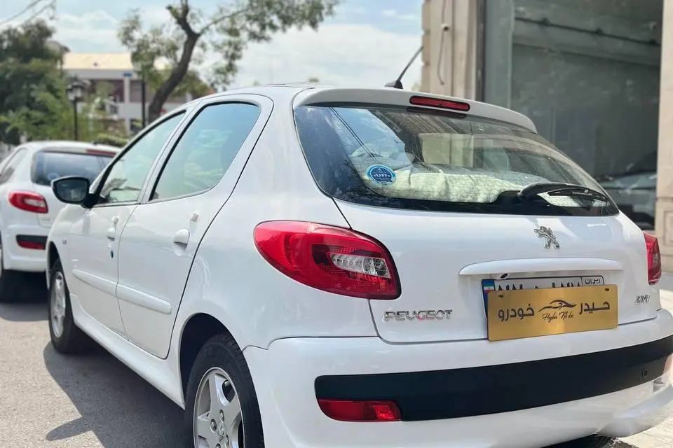 پژو،  207