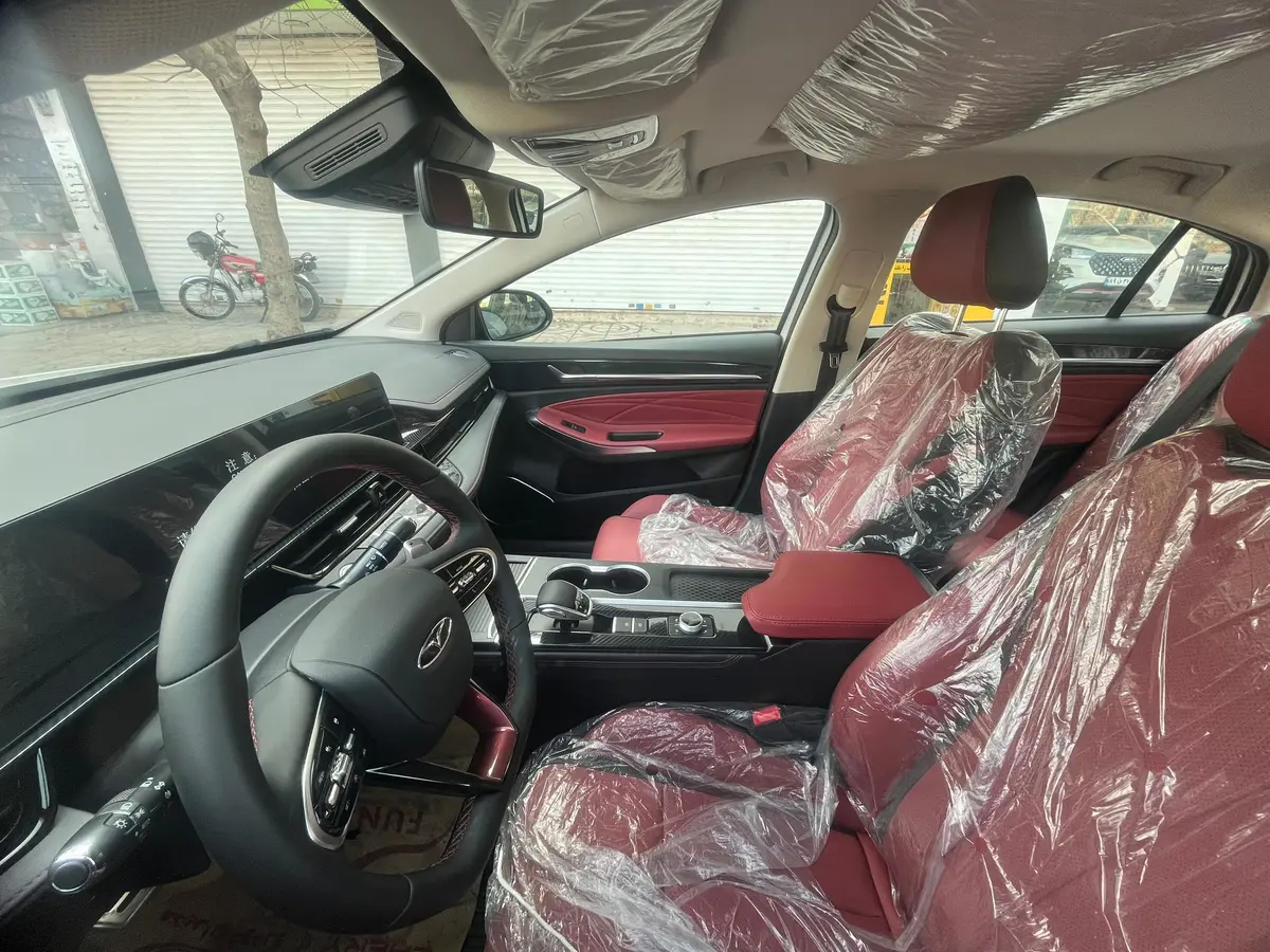 فونیکس،  آریزو 6 جی تی (Z6 GT)