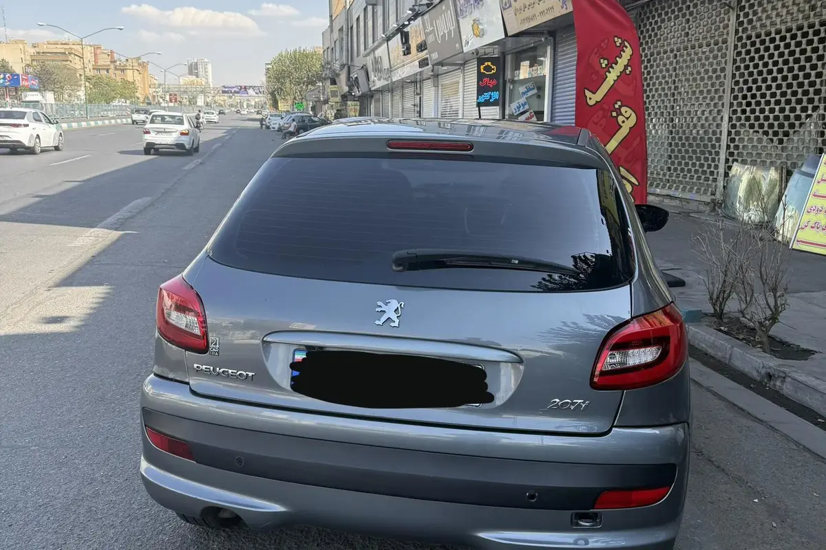 پژو،  207