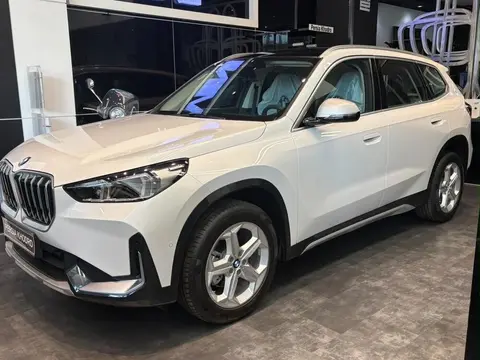 ب ام و، X1