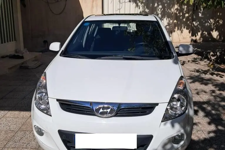 هیوندای،  i20