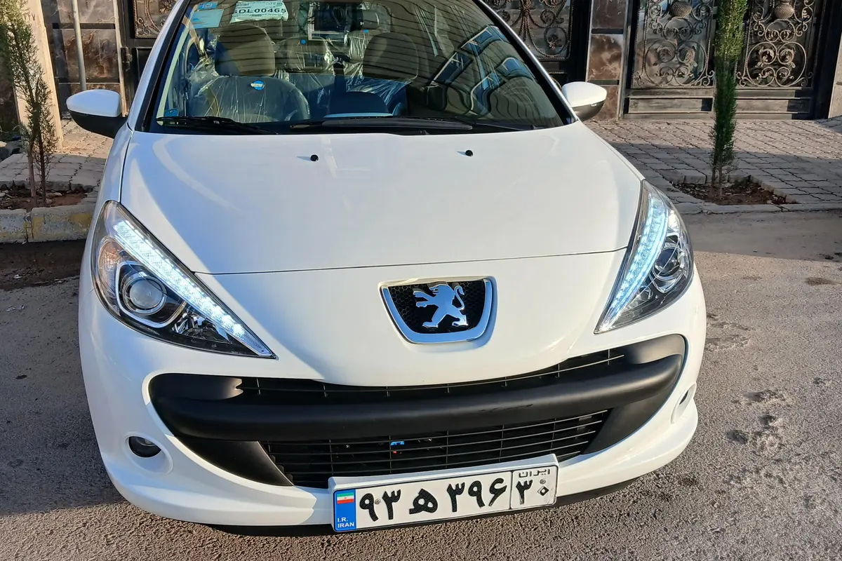 پژو،  207