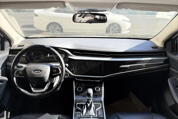 چری، آریزو 5T