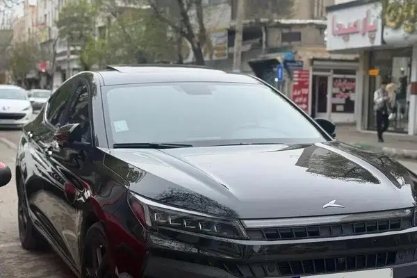 کی ام سی  J7