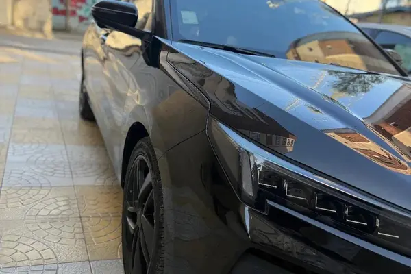 کی ام سی  J7