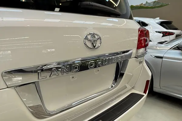 تویوتا، لندکروز چهار در