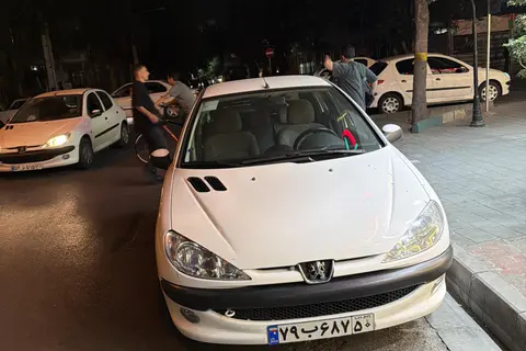 پژو، 206